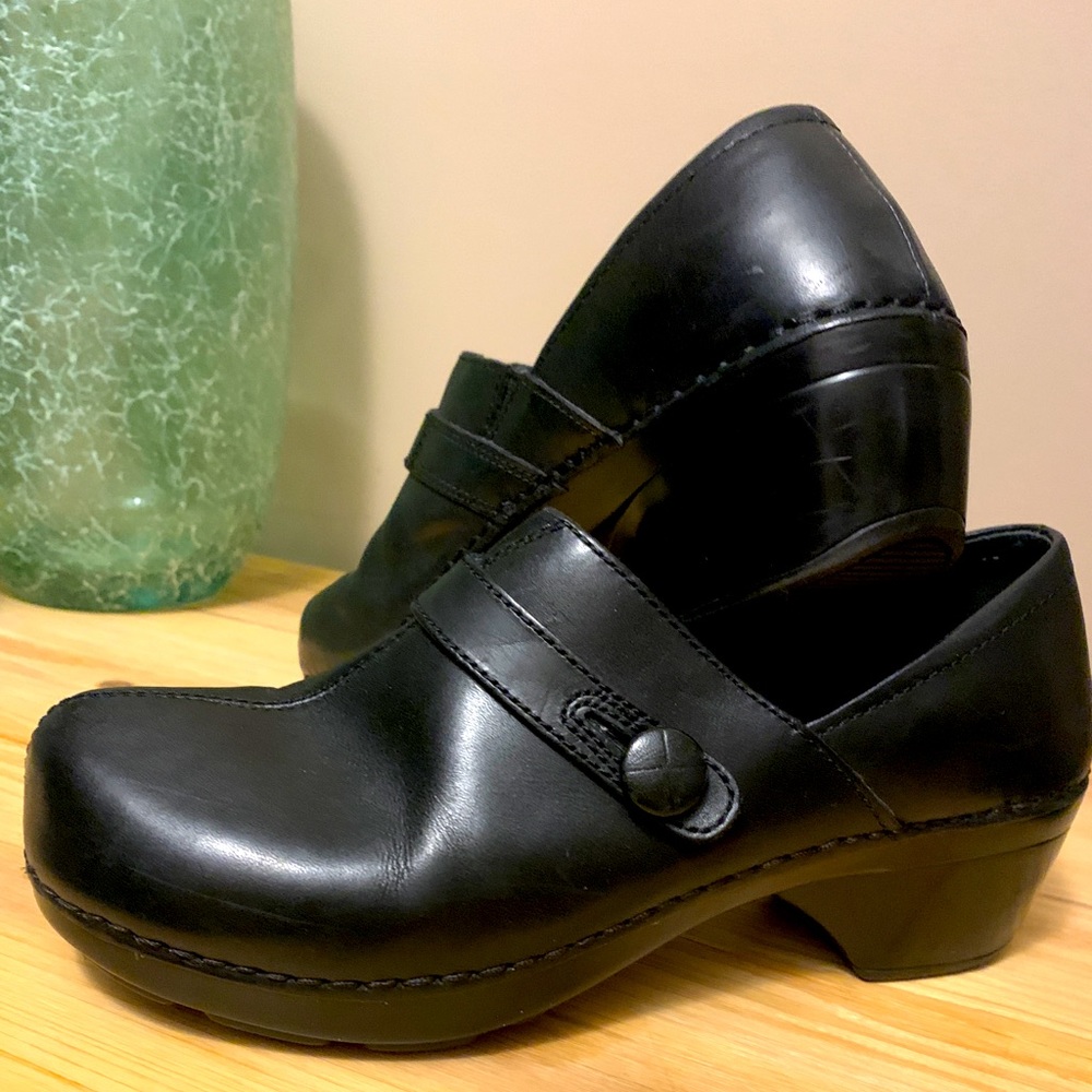 Dansko dress clogs black